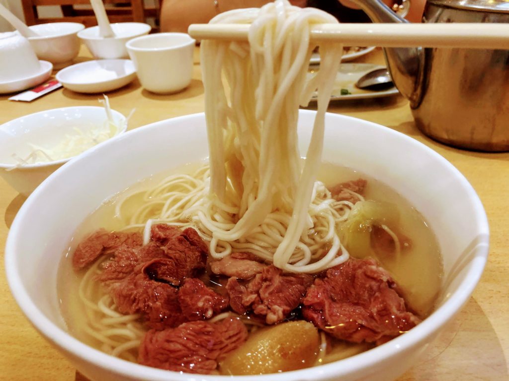 黄龍荘の牛肉麺
