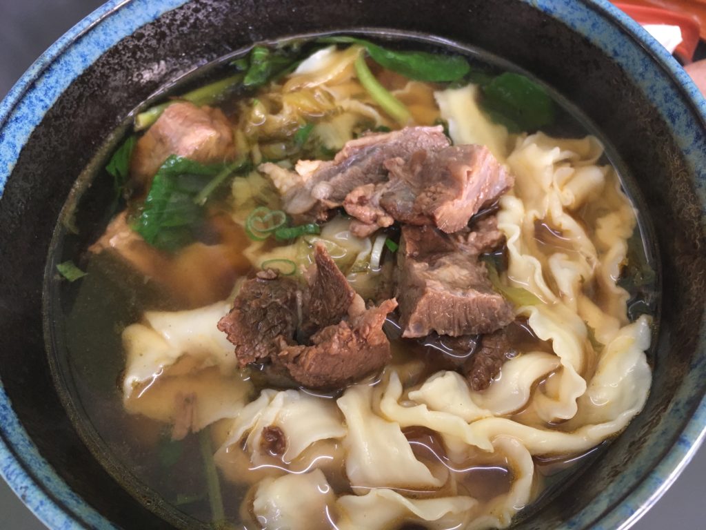不二麺館の牛肉麺