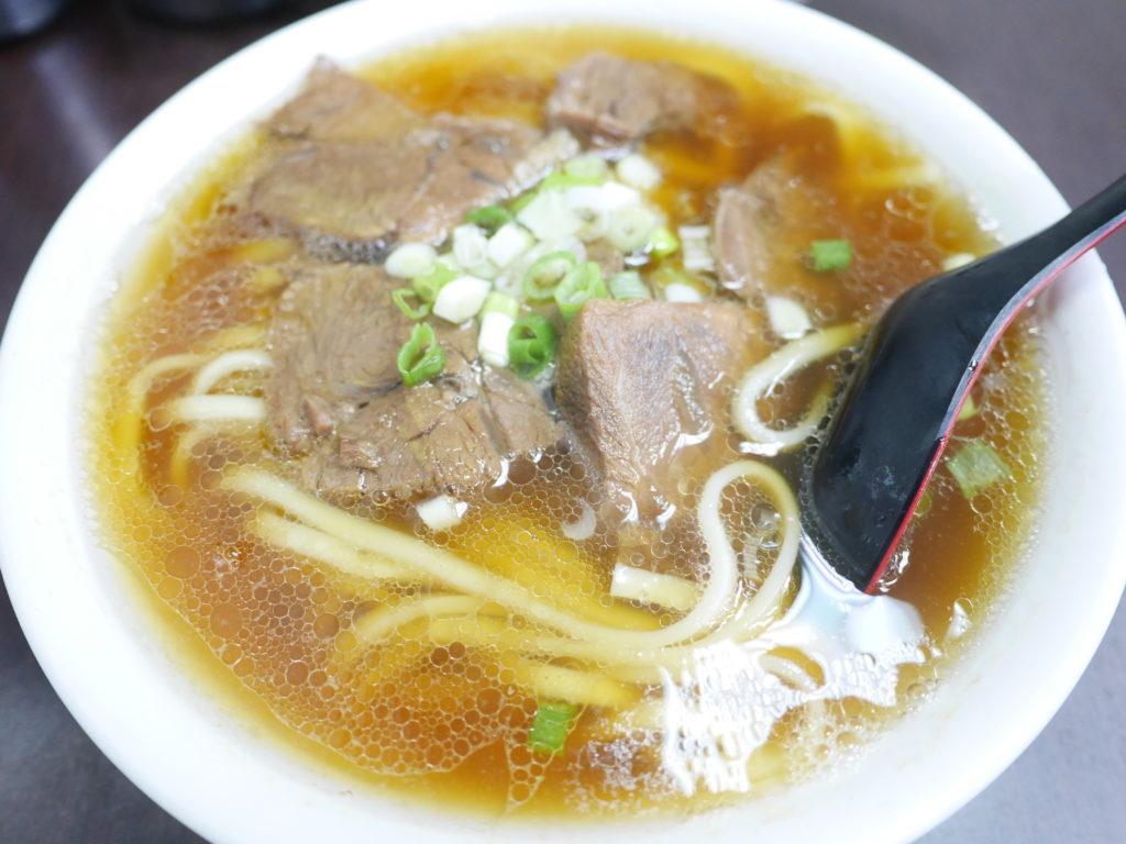 高雄の港園牛肉麺の牛肉麺