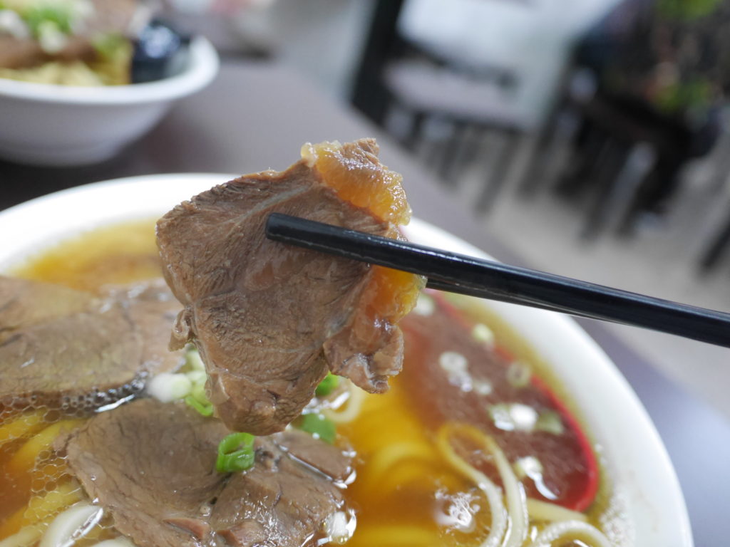 高雄の港園牛肉麺の牛肉麺の牛肉